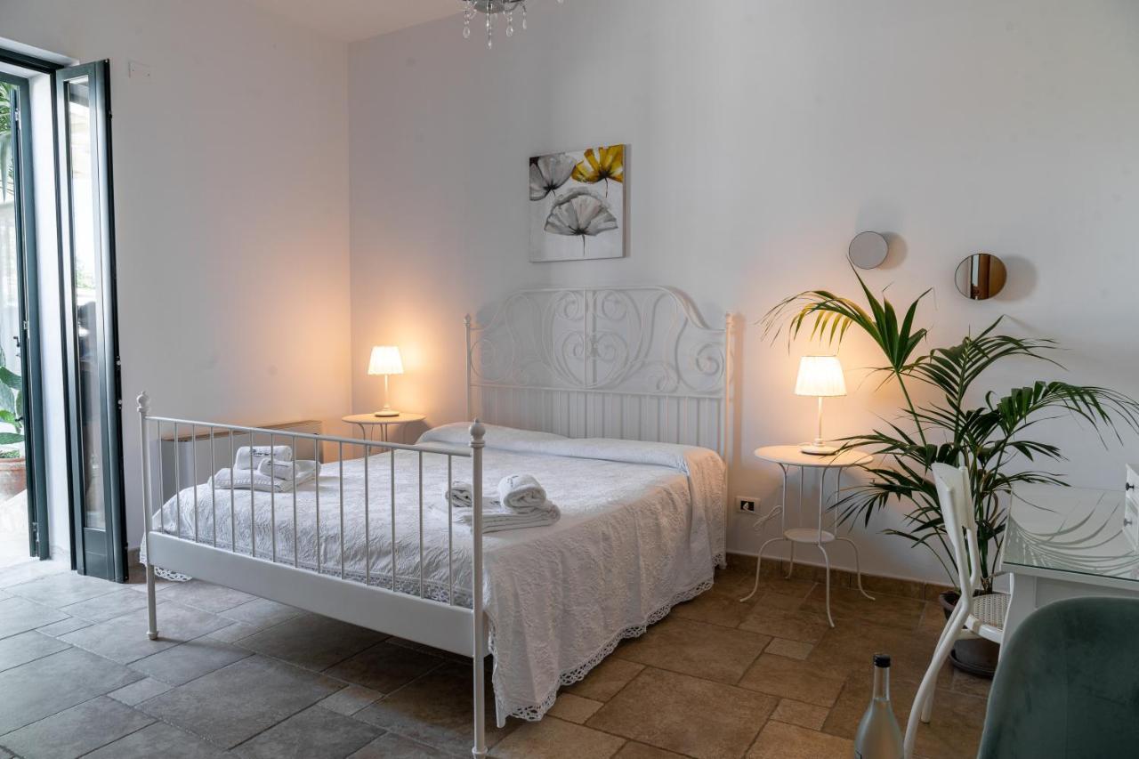 Masseria Agriturismo Il Sorriso Degli Ulivi - Dimora Di Charme Gallipoli Eksteriør billede