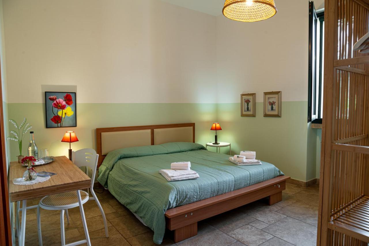 Masseria Agriturismo Il Sorriso Degli Ulivi - Dimora Di Charme Gallipoli Eksteriør billede